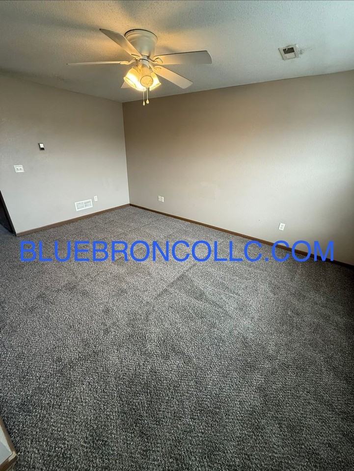 613 Willow Ln #B - Photo 2 of 8