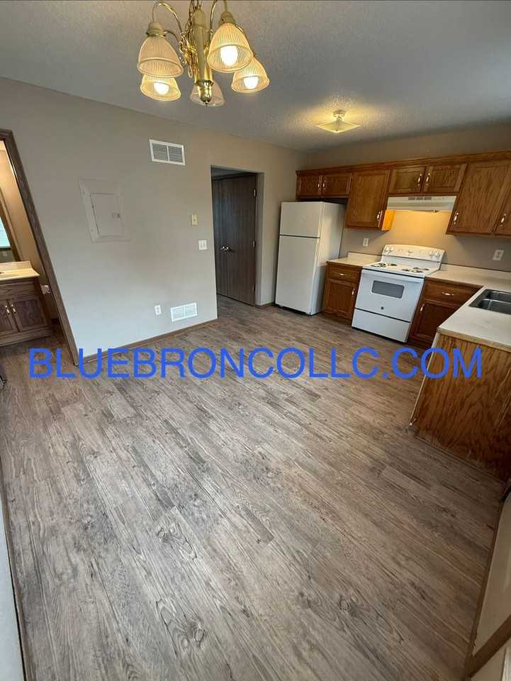 613 Willow Ln #B - Photo 4 of 8