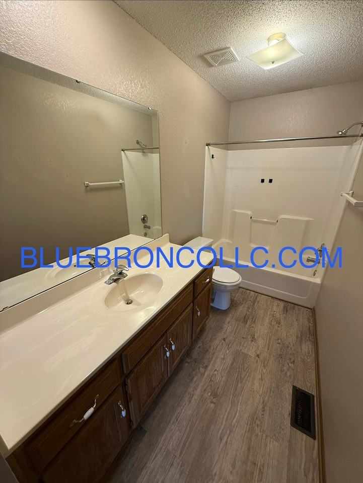 613 Willow Ln #B - Photo 7 of 8