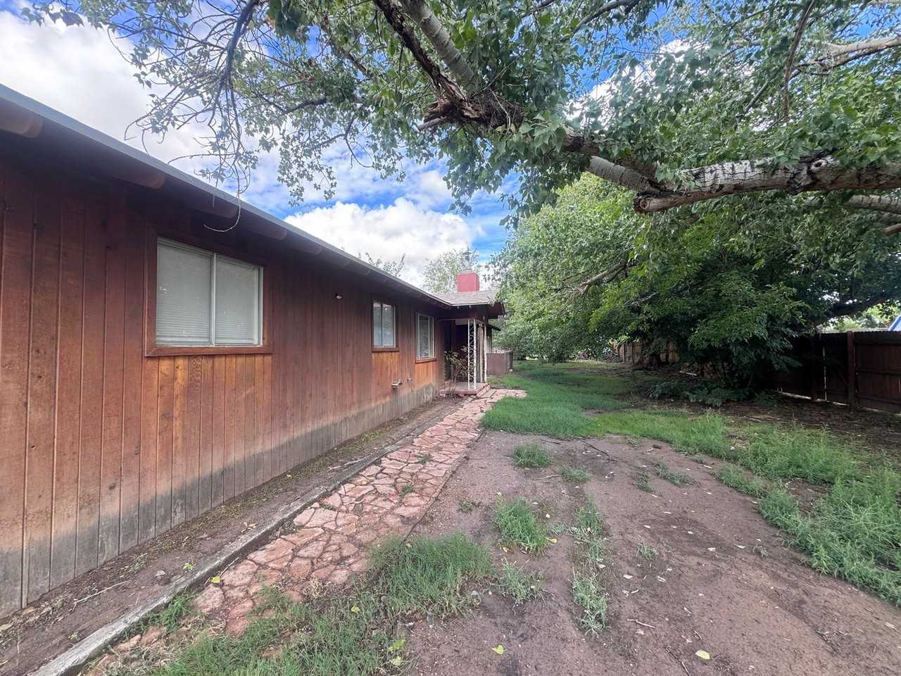 2495 Margaret Dr - Photo 2 of 15