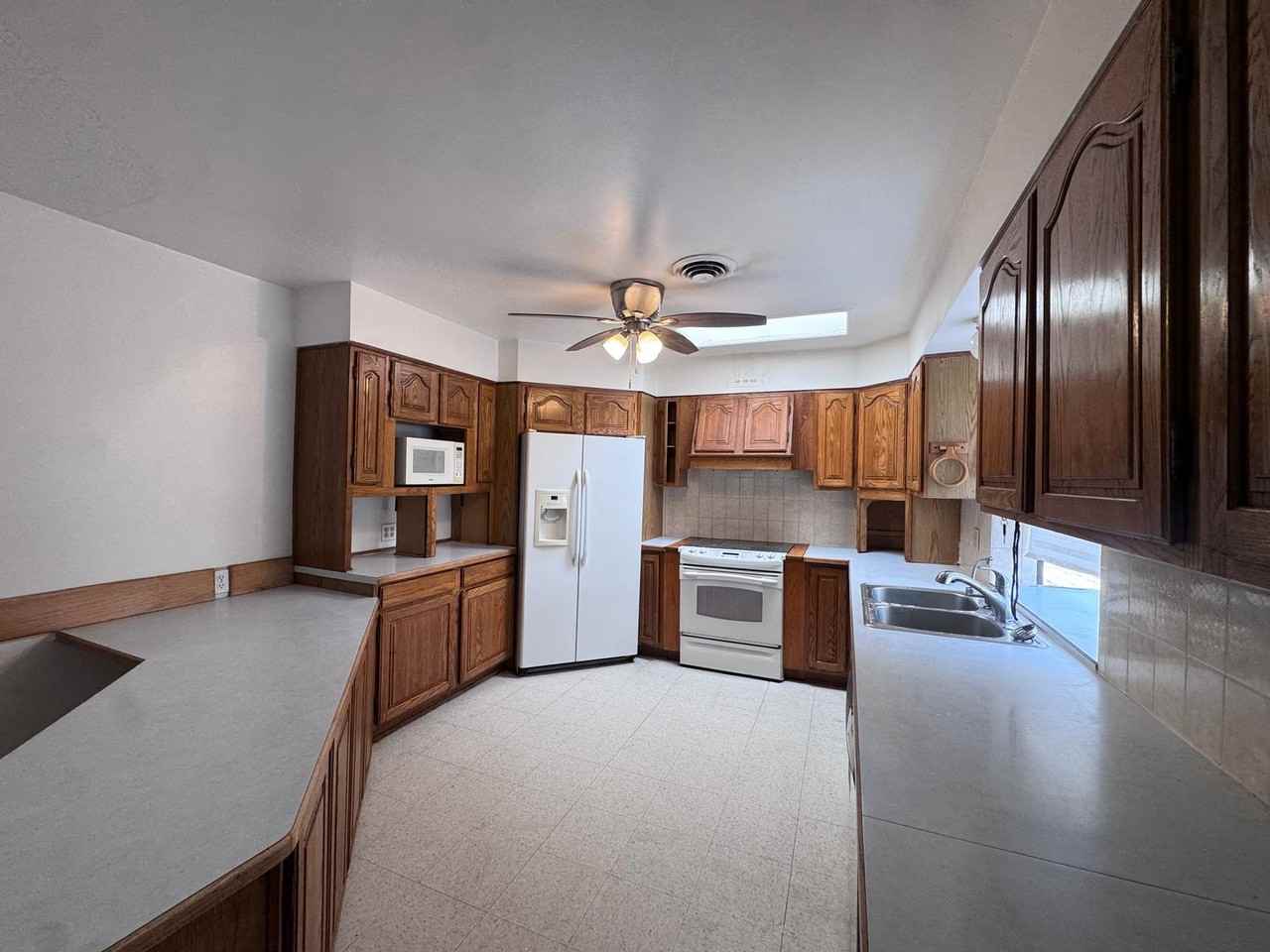 2495 Margaret Dr - Photo 3 of 15
