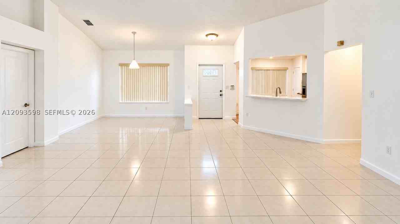 18825 Nw 52nd Ct - Photo 3 of 22