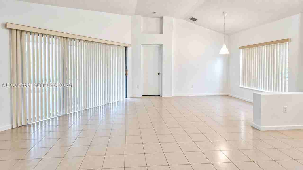 18825 Nw 52nd Ct - Photo 5 of 22