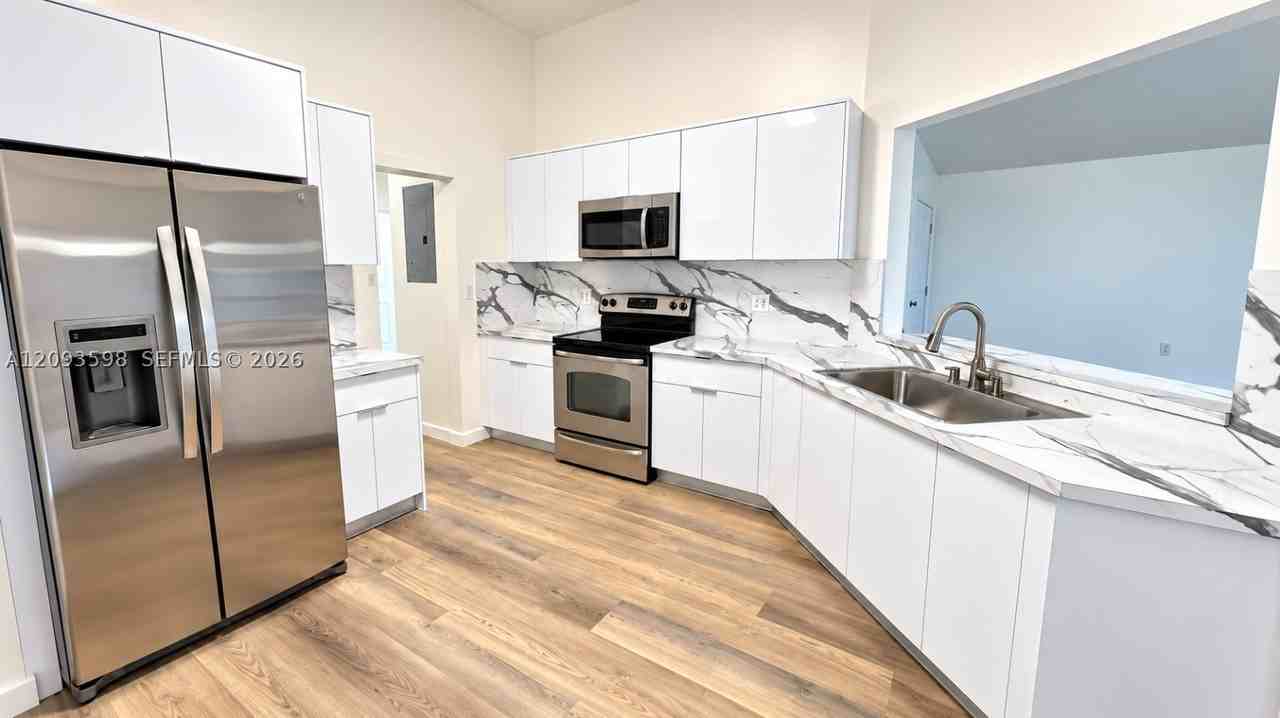 18825 Nw 52nd Ct - Photo 7 of 22