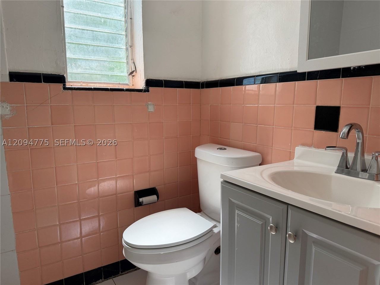 738 15th St #B2 - Photo 5 of 7