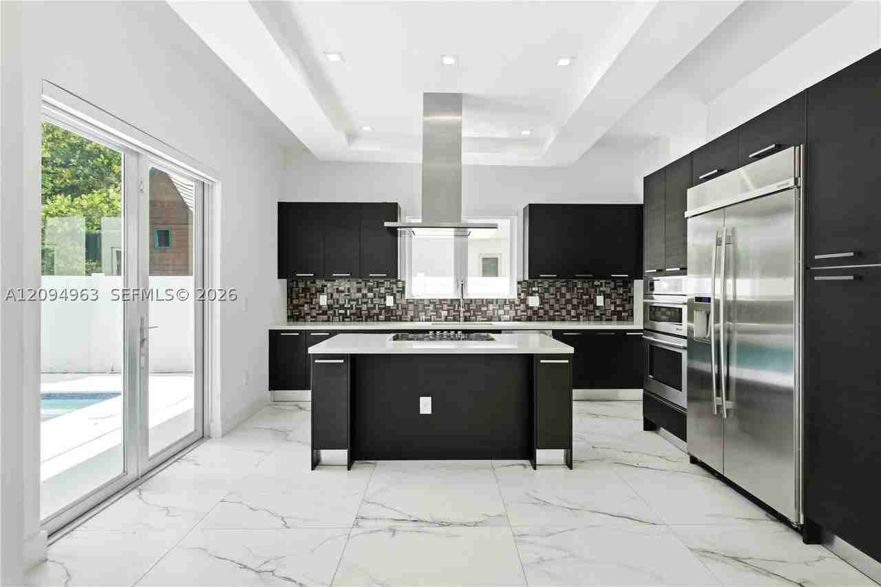 8221 Nw 34th Dr - Photo 2 of 50