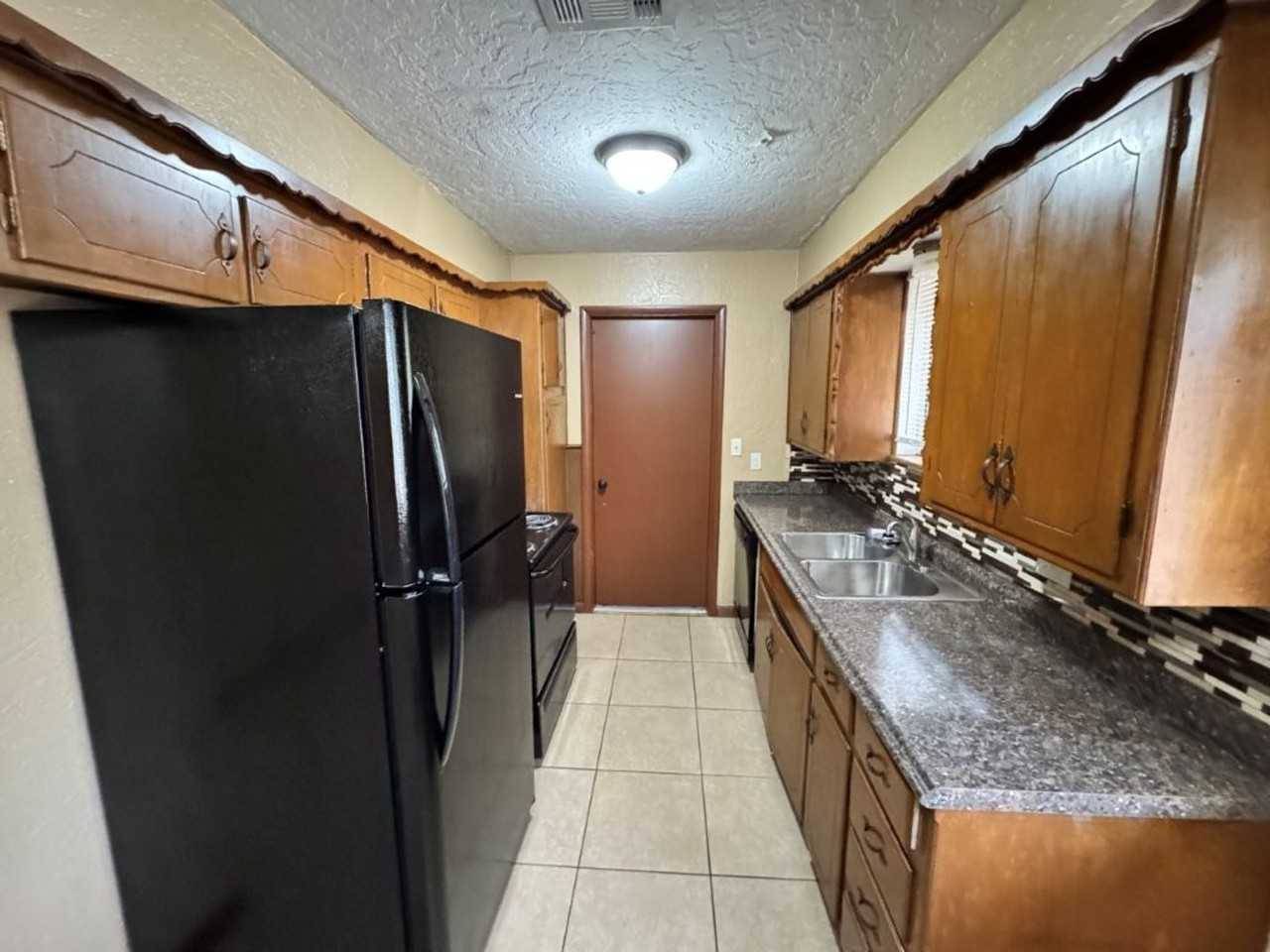 709 Sw 4th Pl - Photo 4 of 12