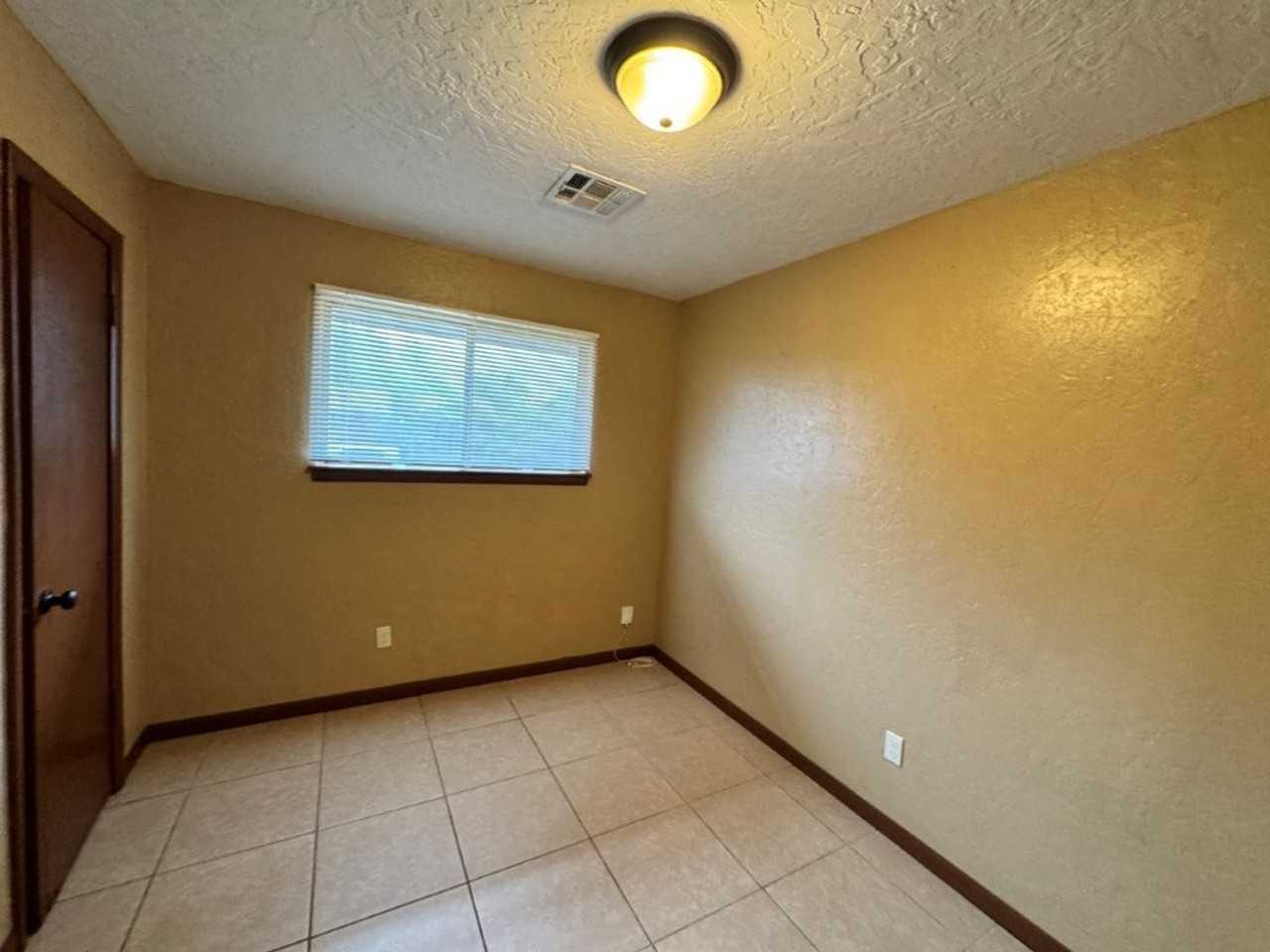 709 Sw 4th Pl - Photo 7 of 12