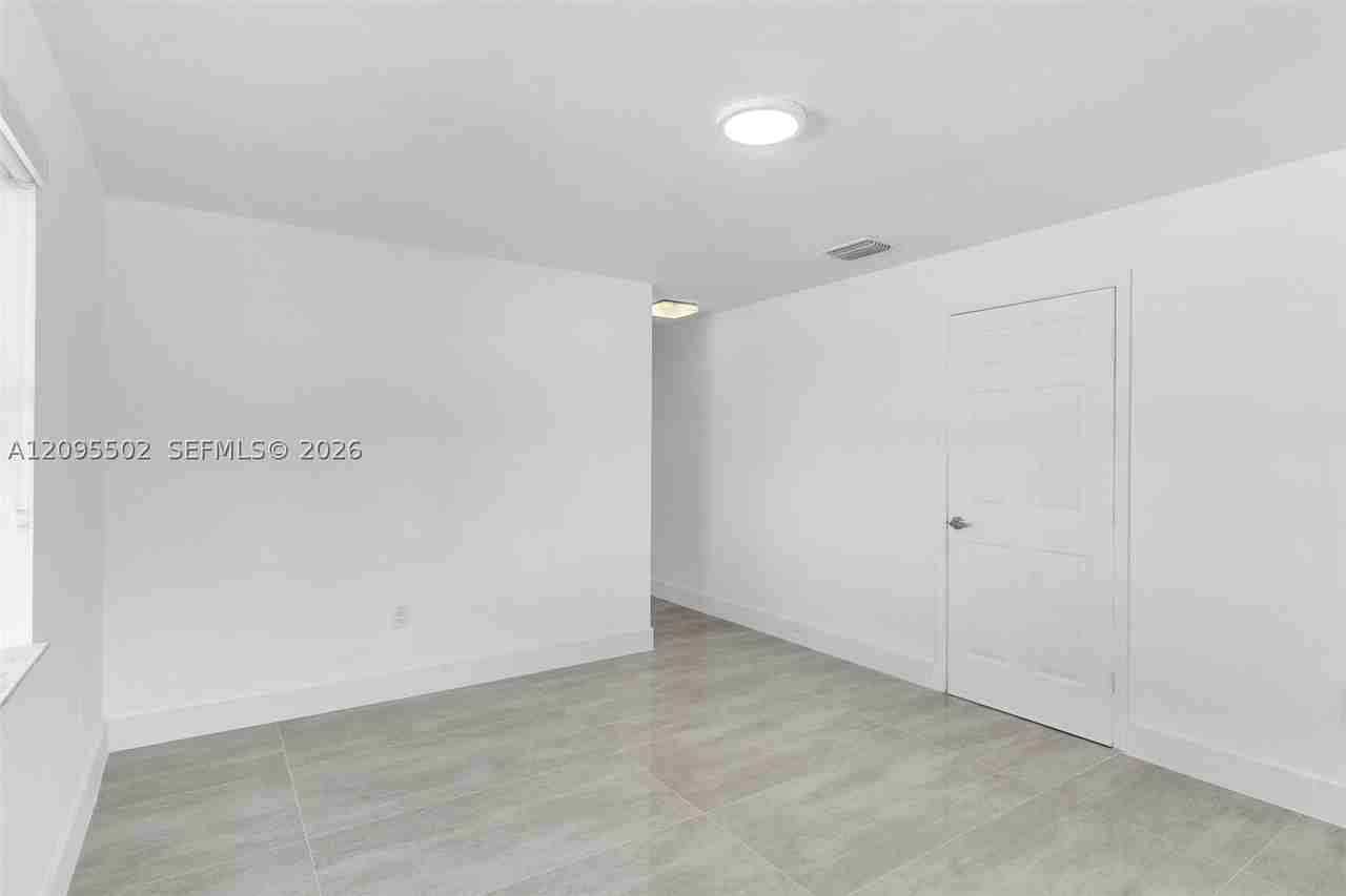 9999 Nw 25th Ter - Photo 6 of 32