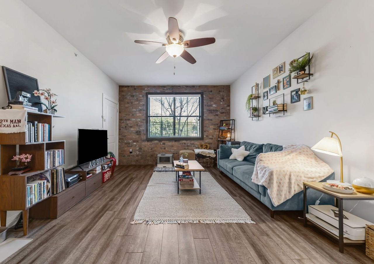 1026 Foster Avenue - Photo 2 of 20
