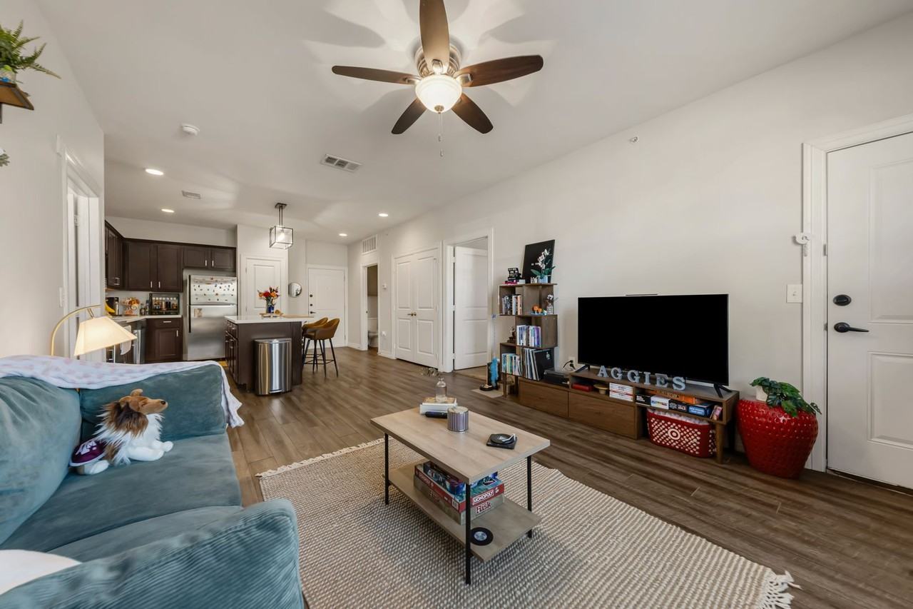1026 Foster Avenue - Photo 3 of 20
