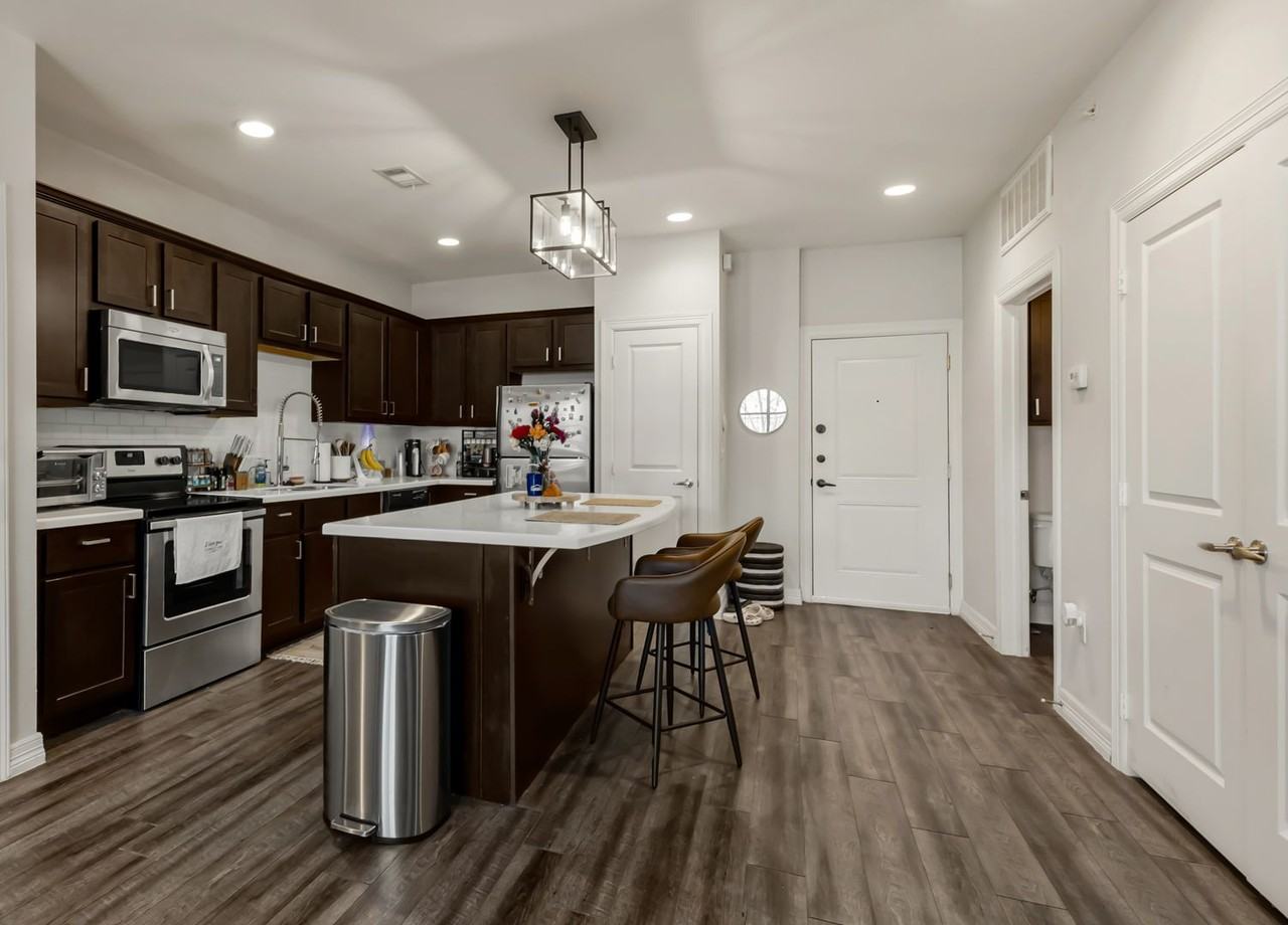 1026 Foster Avenue - Photo 6 of 20