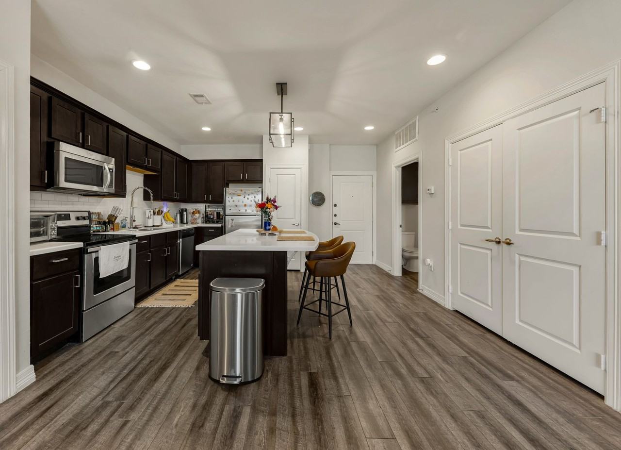 1026 Foster Avenue - Photo 7 of 20