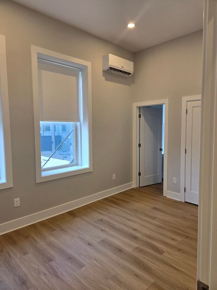 800 N Orange St - Photo 2 of 8
