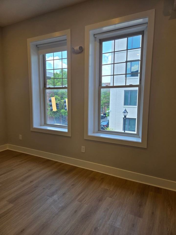 800 N Orange St - Photo 3 of 8