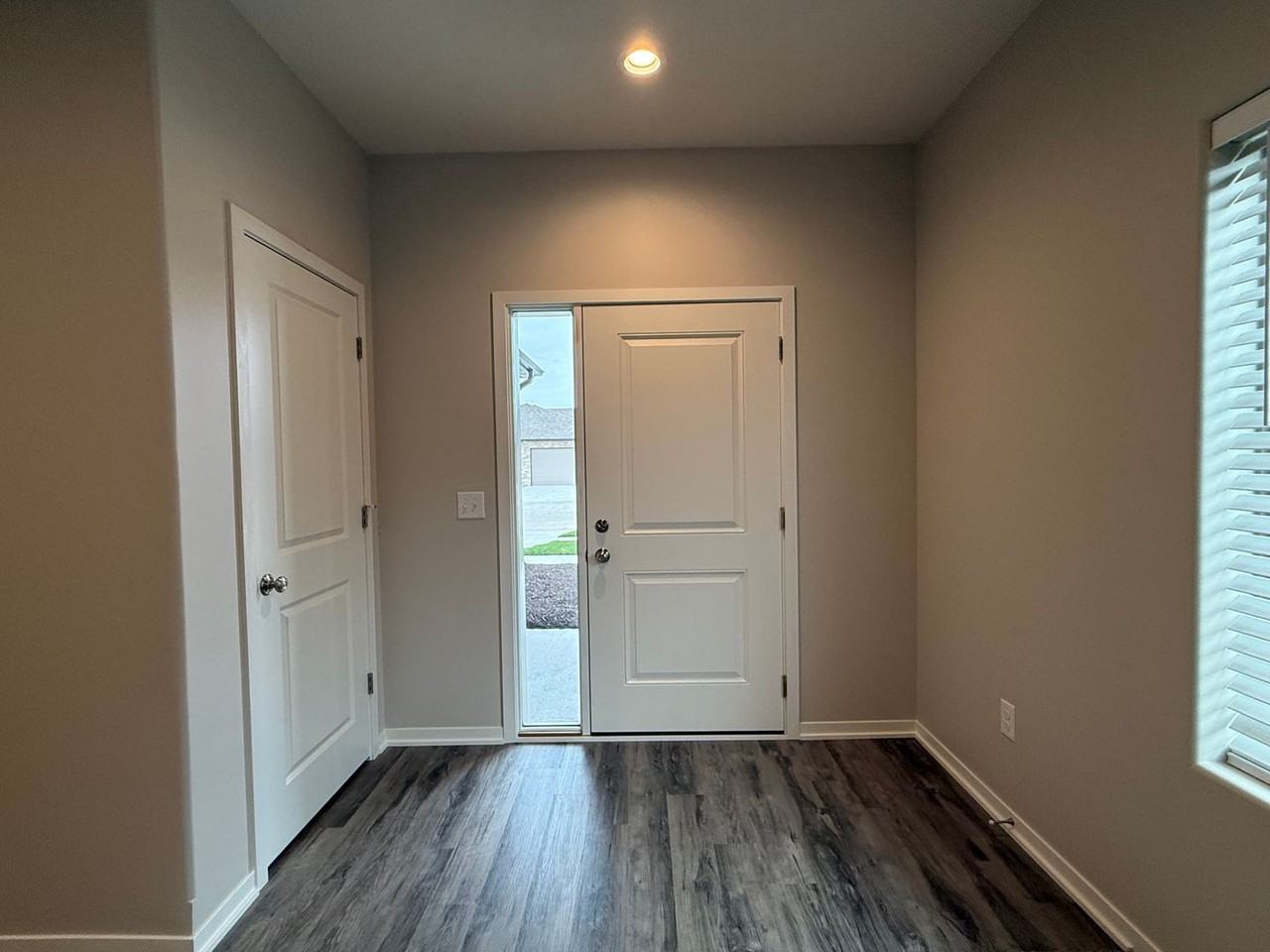 8815 Bristlecone Dr - Photo 4 of 25