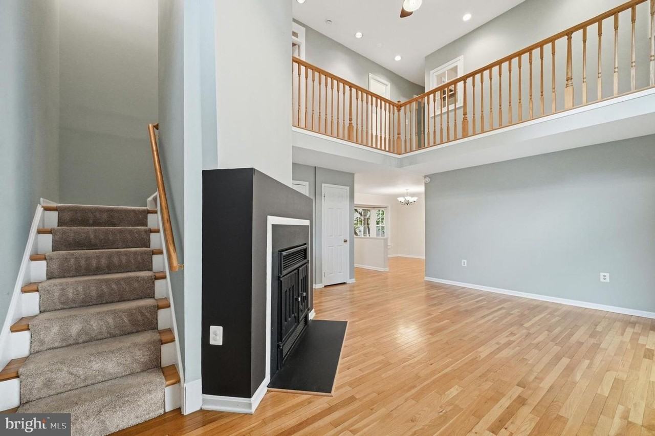 1649 Bennington Hollow Ln - Photo 6 of 18