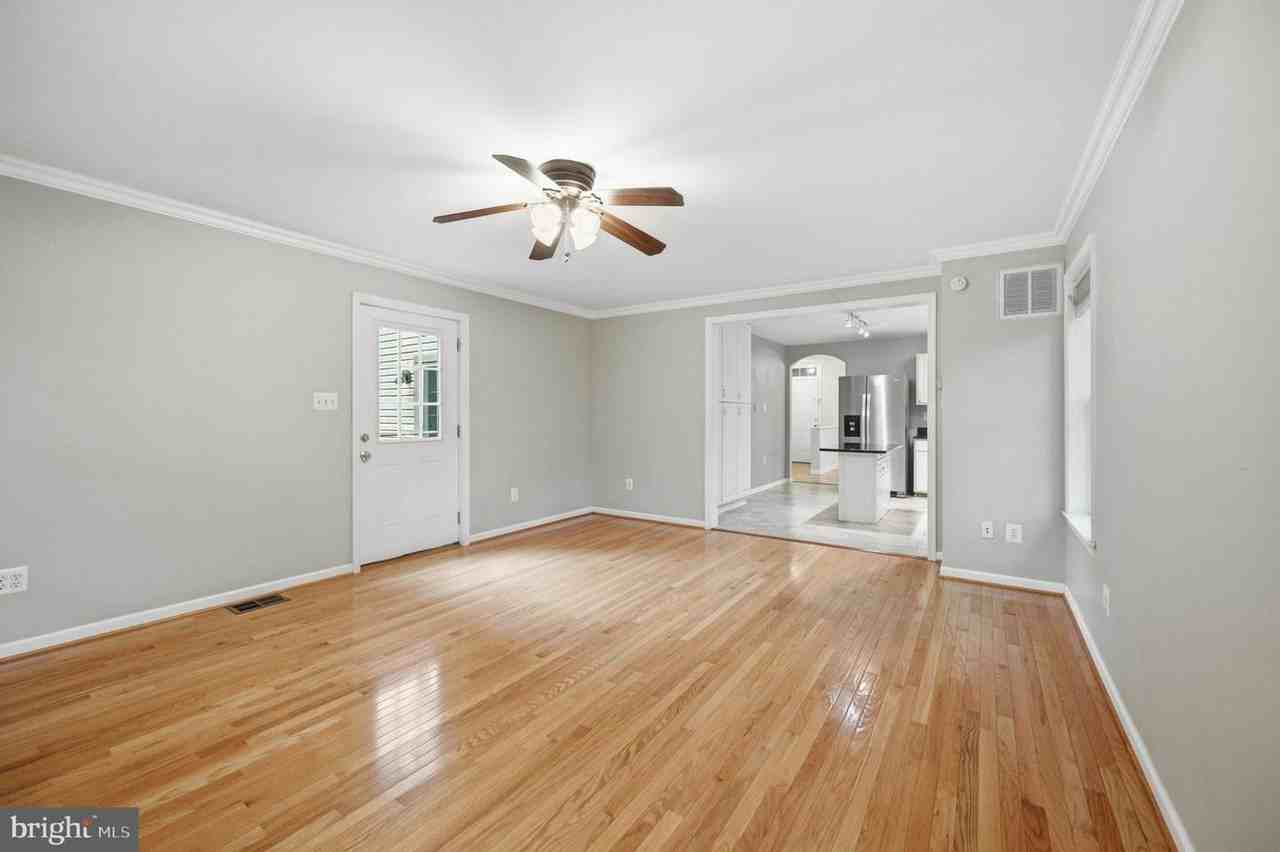 1649 Bennington Hollow Ln - Photo 7 of 18