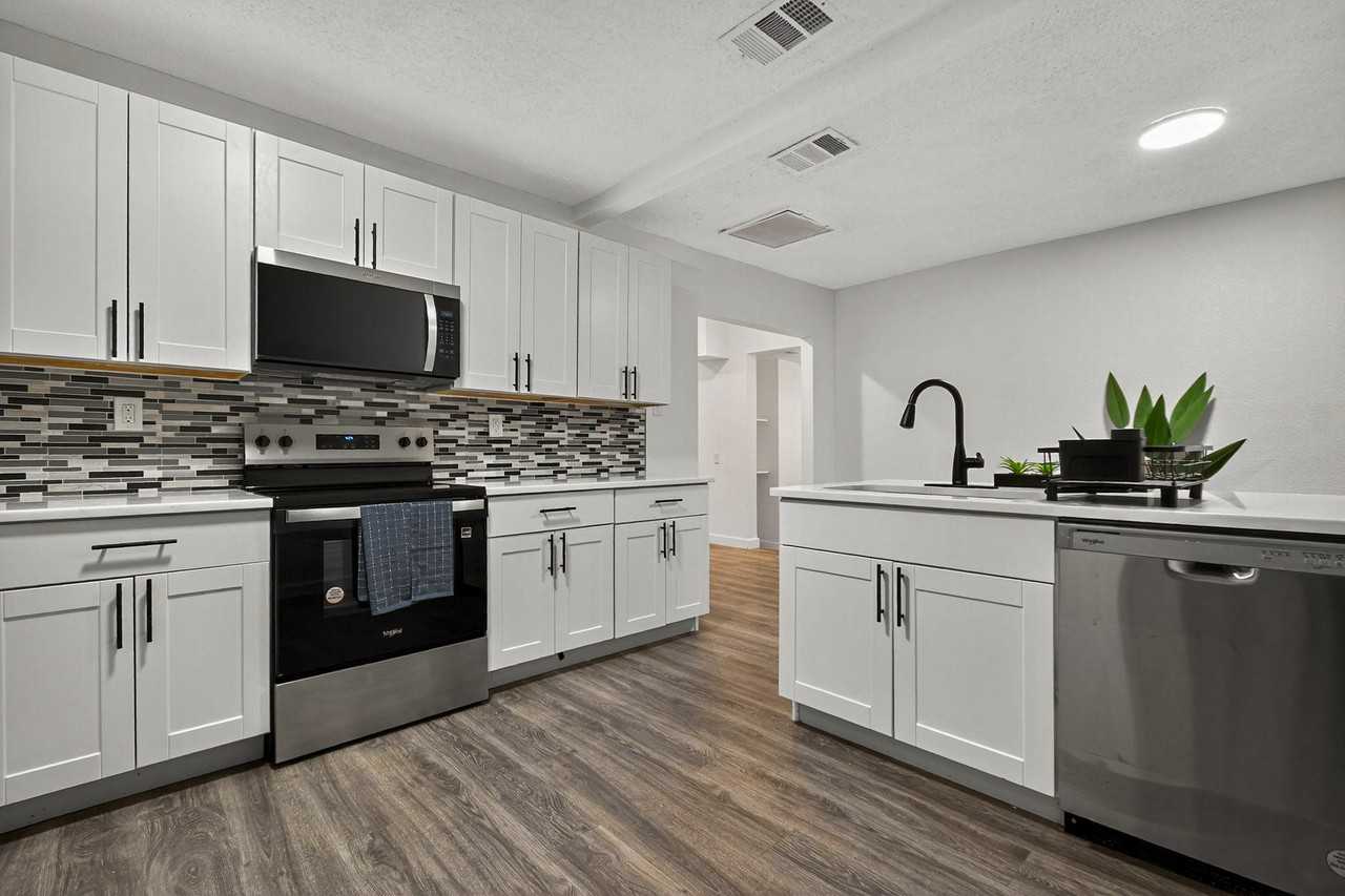 Coletta Dr - Photo 2 of 11