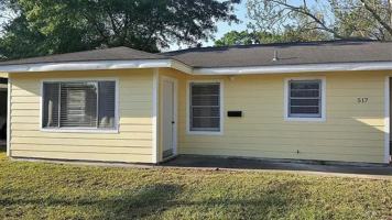 featured image of 517 E Oak Ln