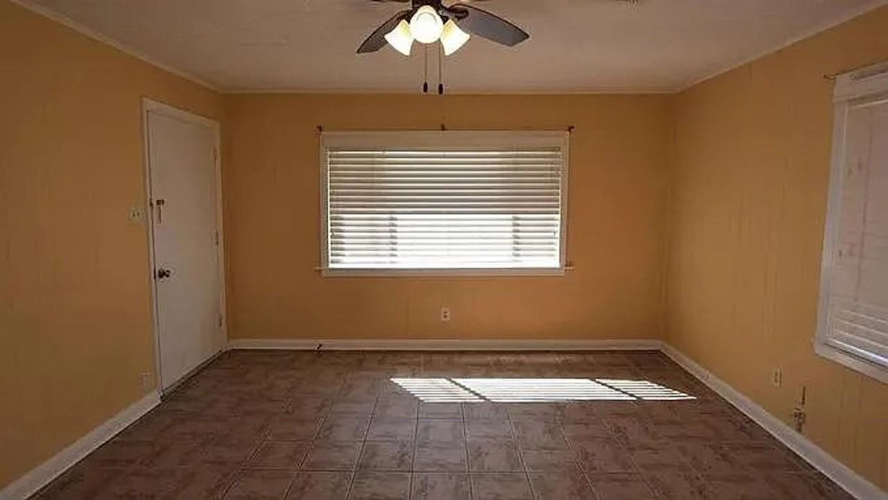 517 E Oak Ln - Photo 2 of 8