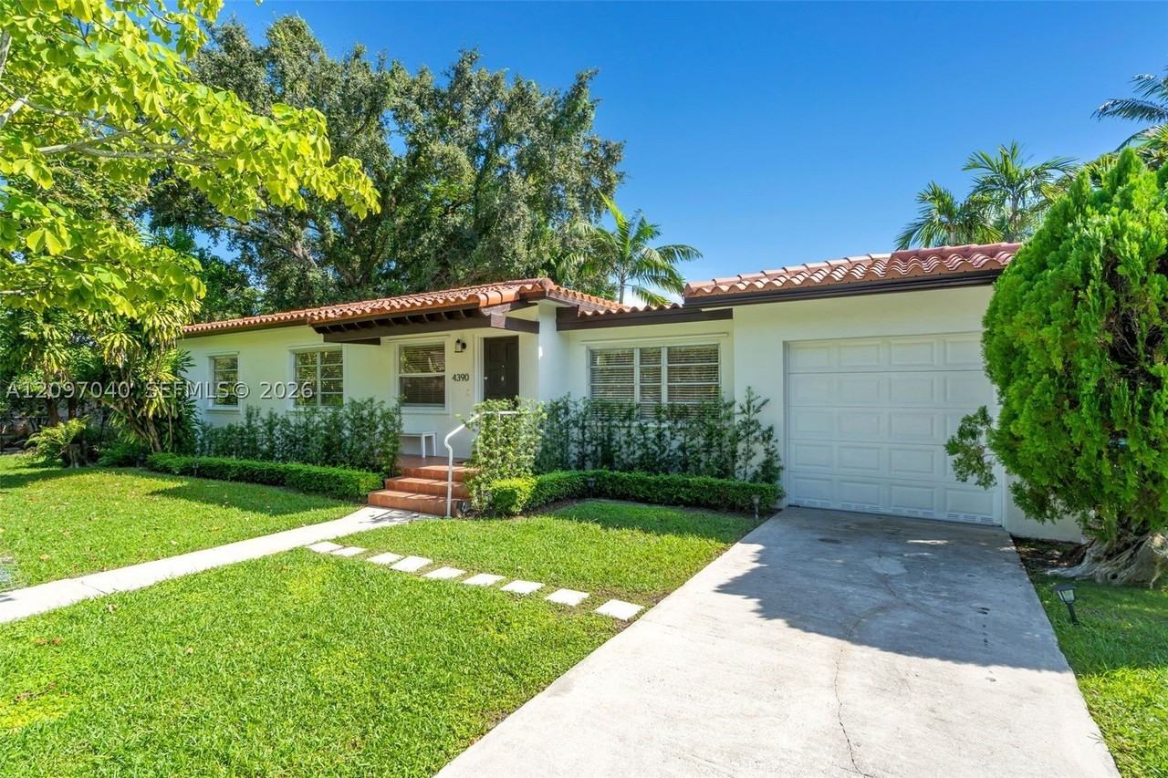 4390 Sw 10th St #4390 - Photo 2 of 39