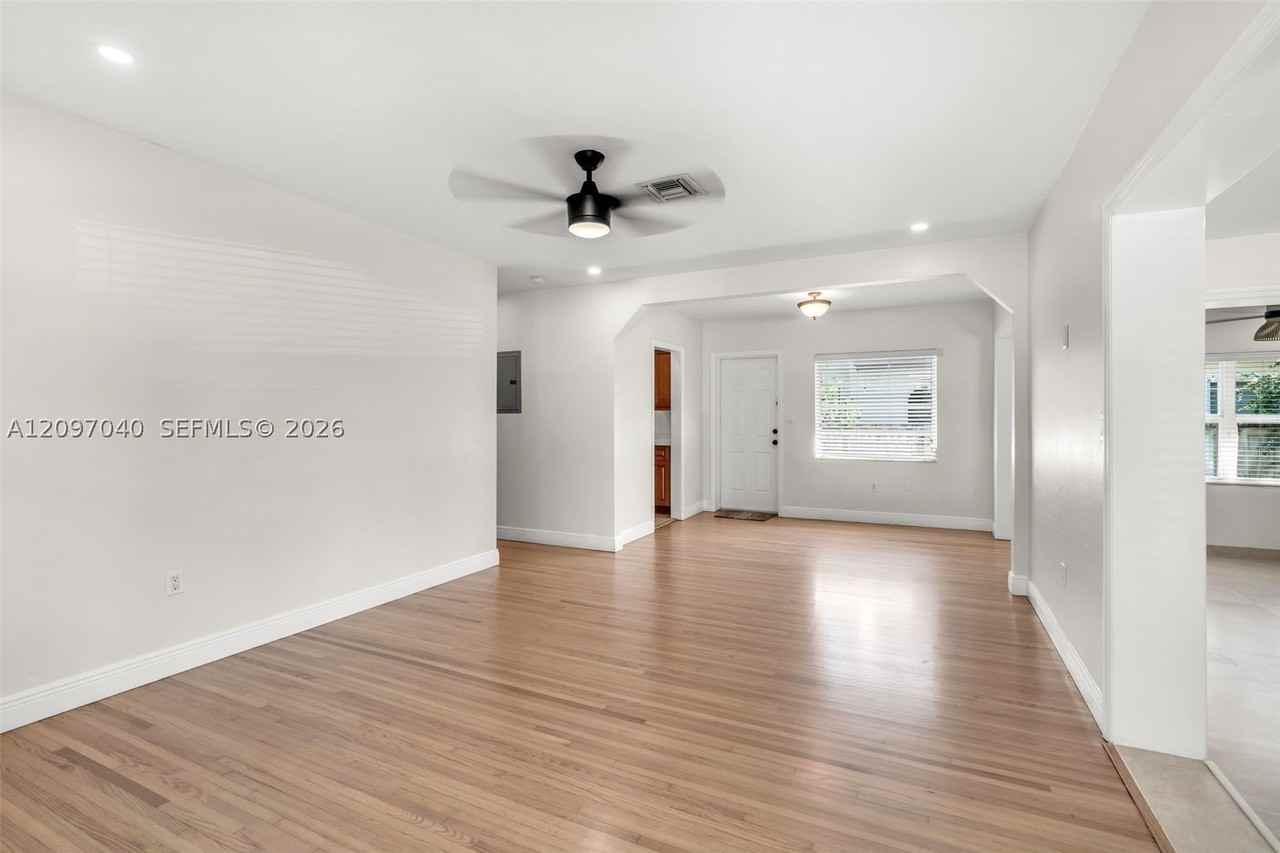 4390 Sw 10th St #4390 - Photo 5 of 39