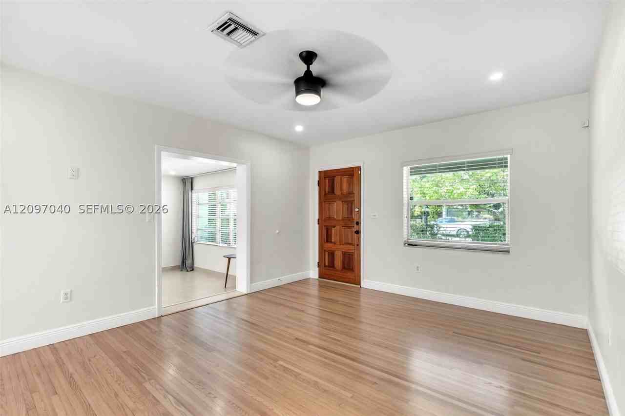 4390 Sw 10th St #4390 - Photo 6 of 39