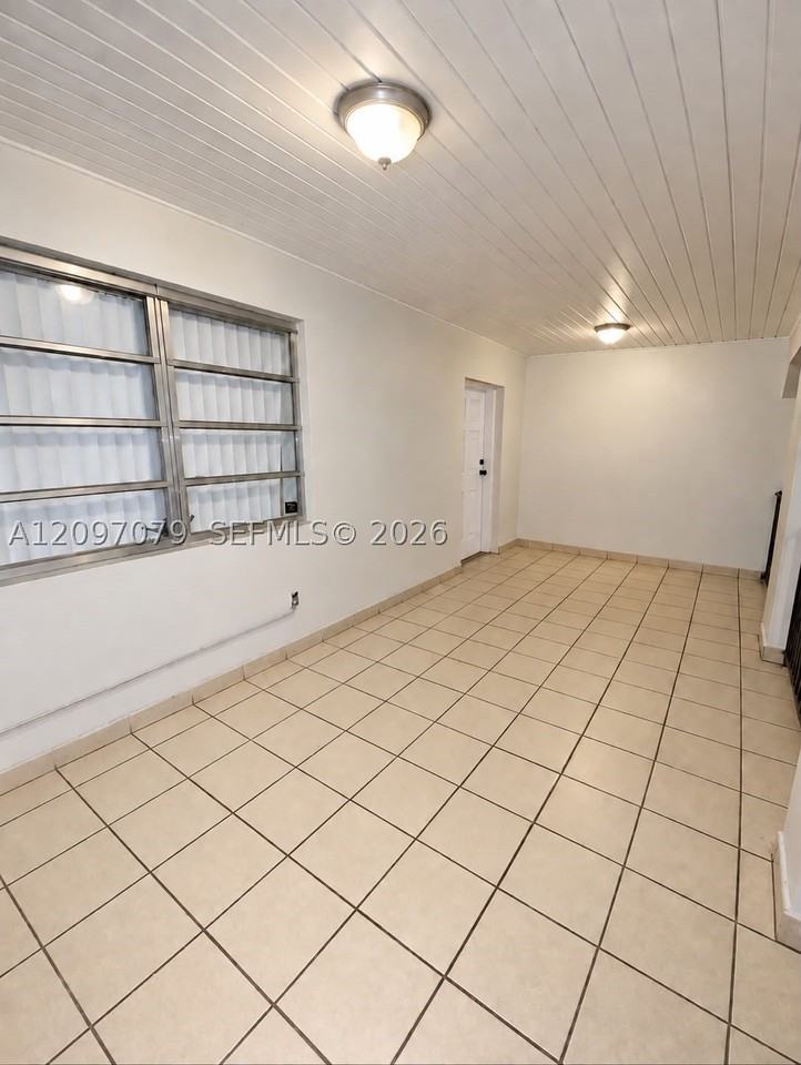 282 E 19th St - Photo 2 of 17