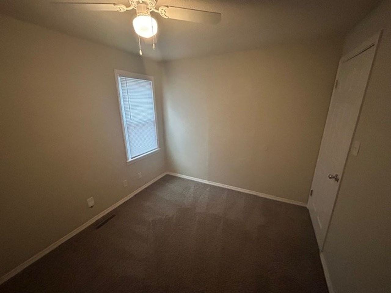 1024 S Edgemoor St - Photo 5 of 15