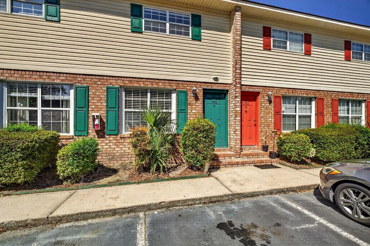 103 Hickory Ln Unit A - Photo 2 of 18