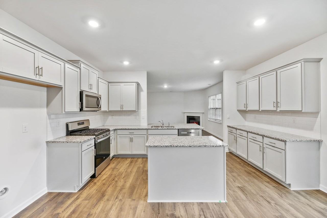 159 Scotsway Ct #1 - Photo 4 of 35
