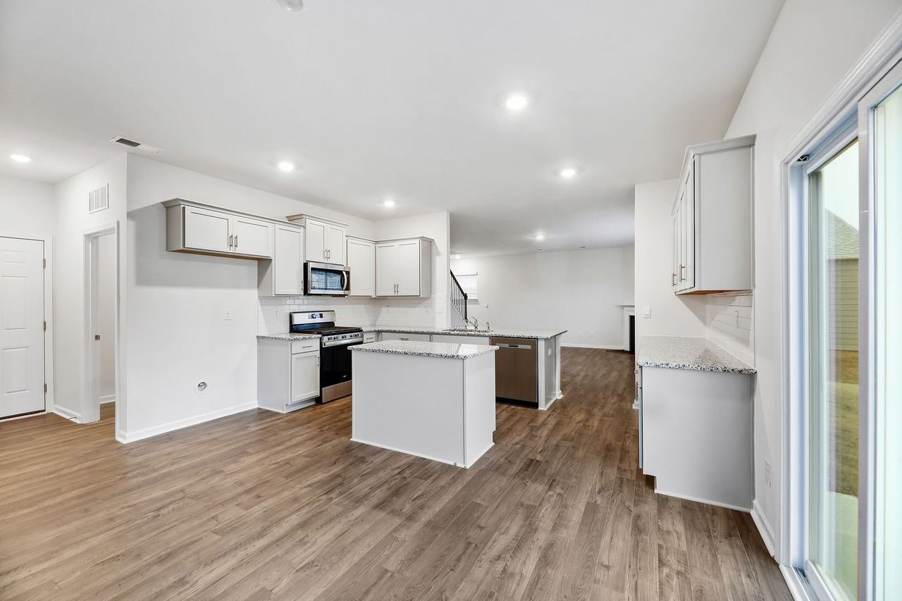 159 Scotsway Ct #1 - Photo 5 of 35