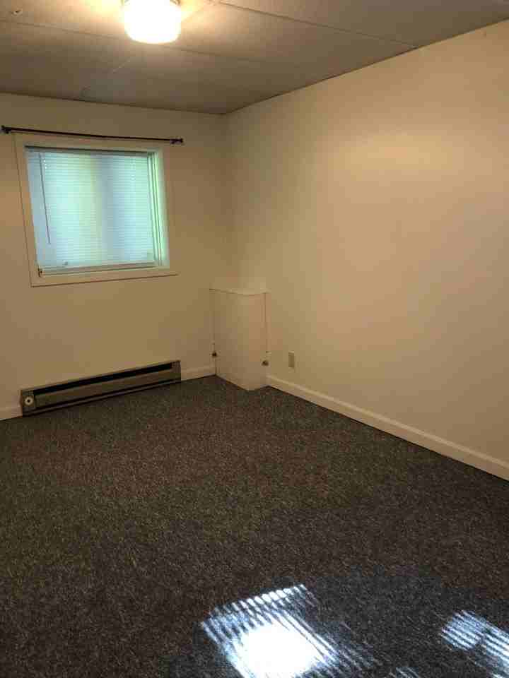 207 E 12th St - Photo 6 of 8