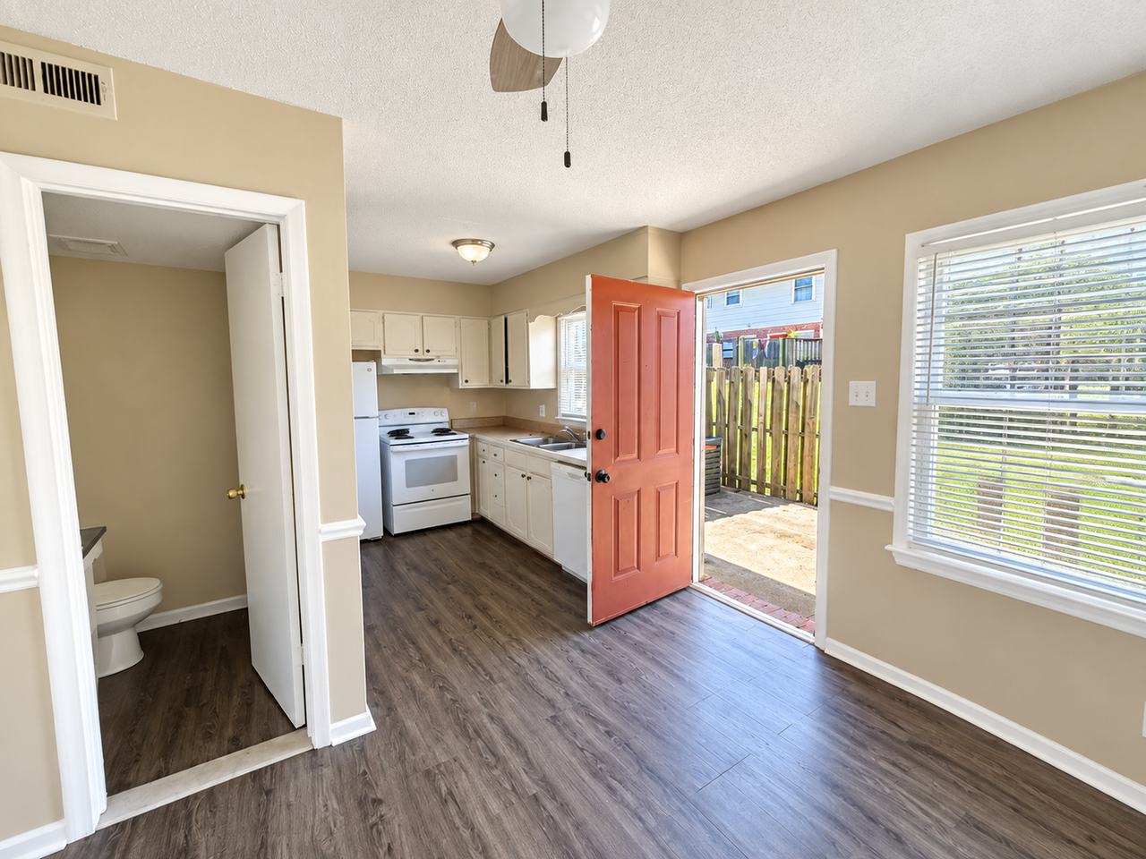 6526 White Horse Road - Photo 3 of 17
