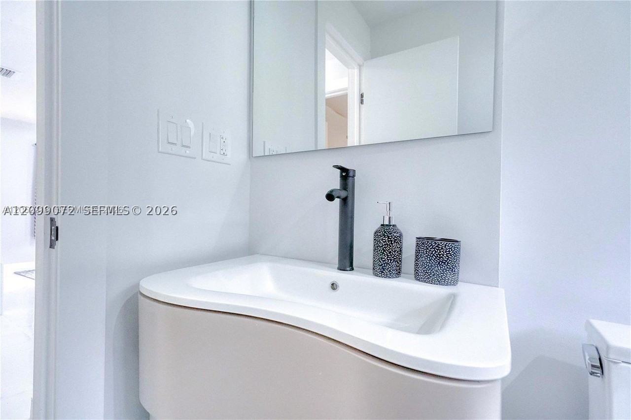 173 Nw 47th St #0 - Photo 6 of 16