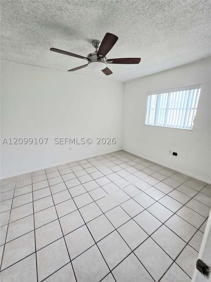 1735 Ne 164th St #301 - Photo 7 of 39