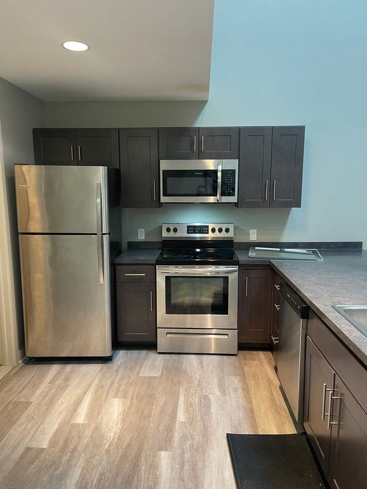 68 Tonawanda St - Photo 5 of 17