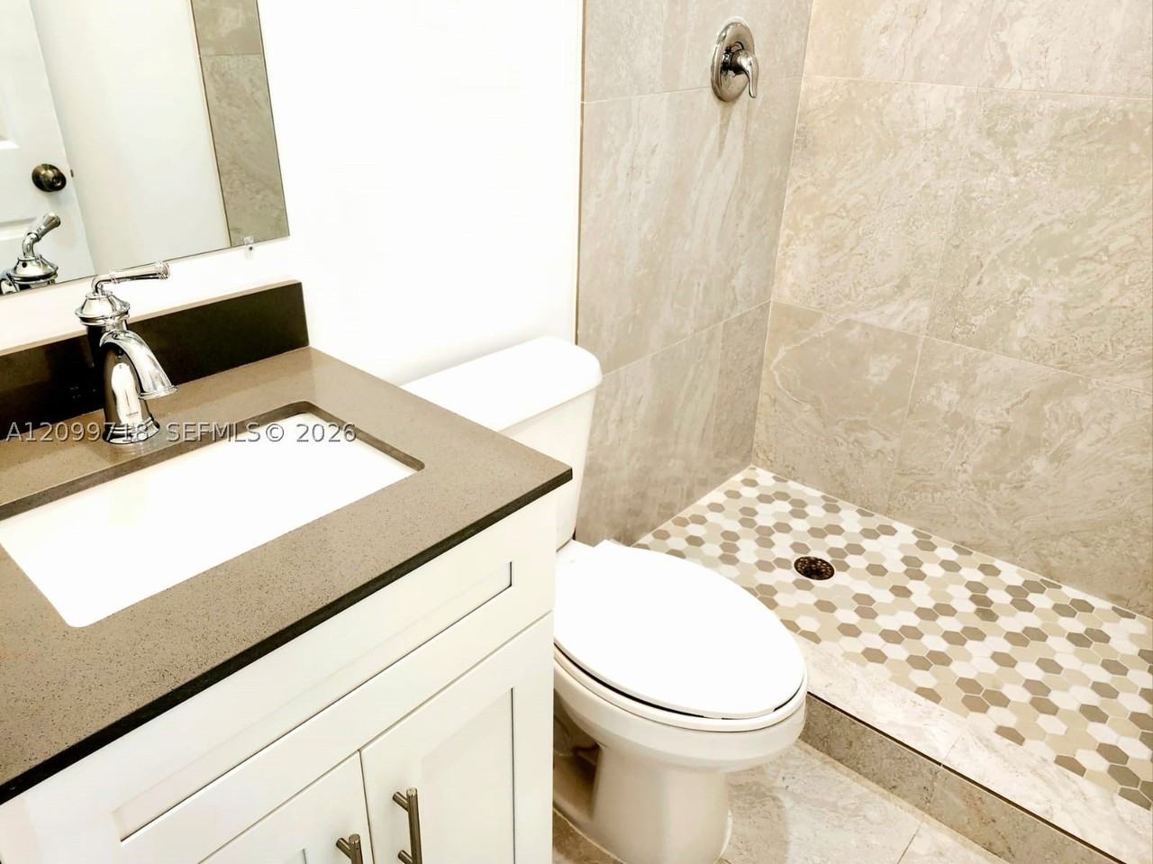 580 Nw 34th St #5 - Photo 6 of 17