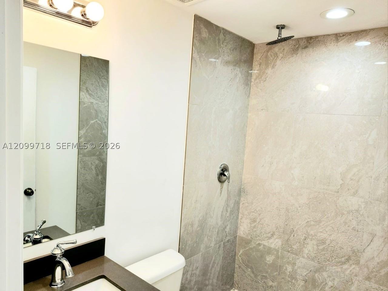580 Nw 34th St #5 - Photo 7 of 17