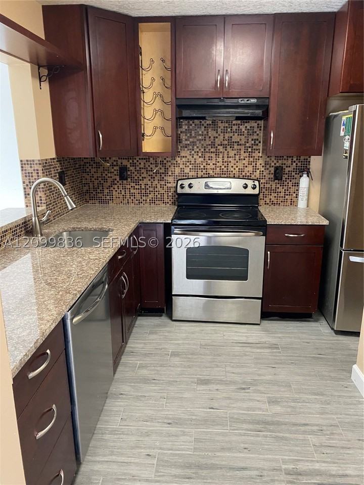 1714 Nw 56th Ave #1714 - Photo 4 of 19