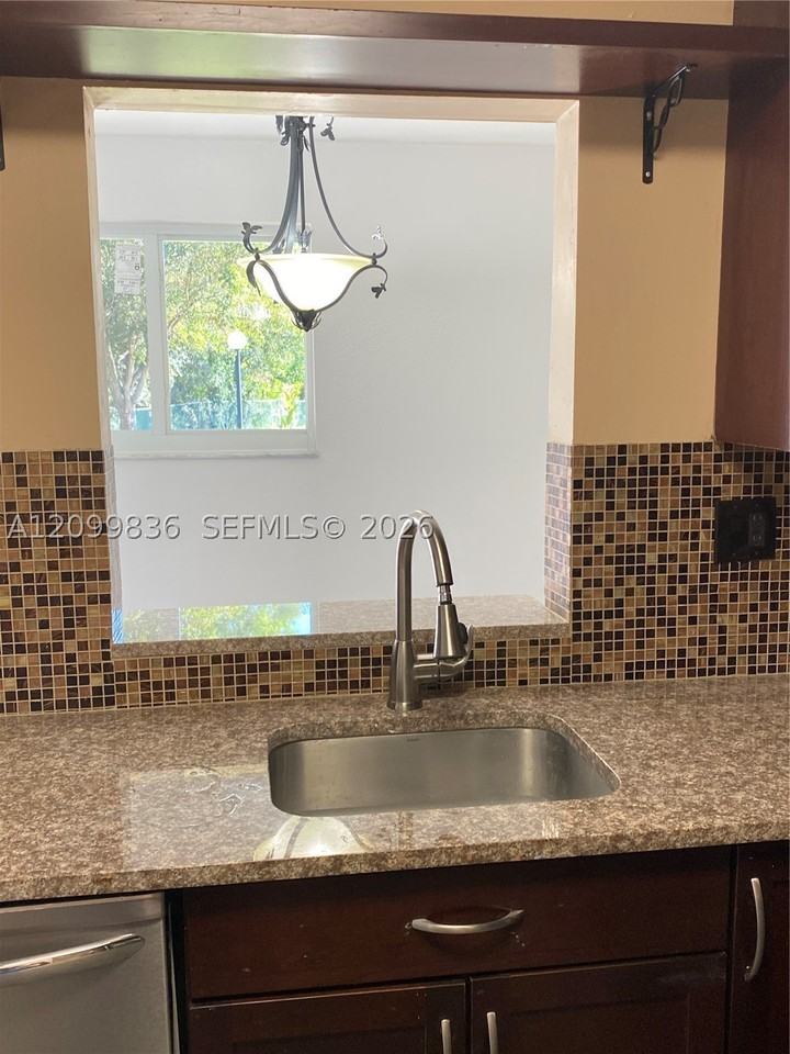 1714 Nw 56th Ave #1714 - Photo 6 of 19