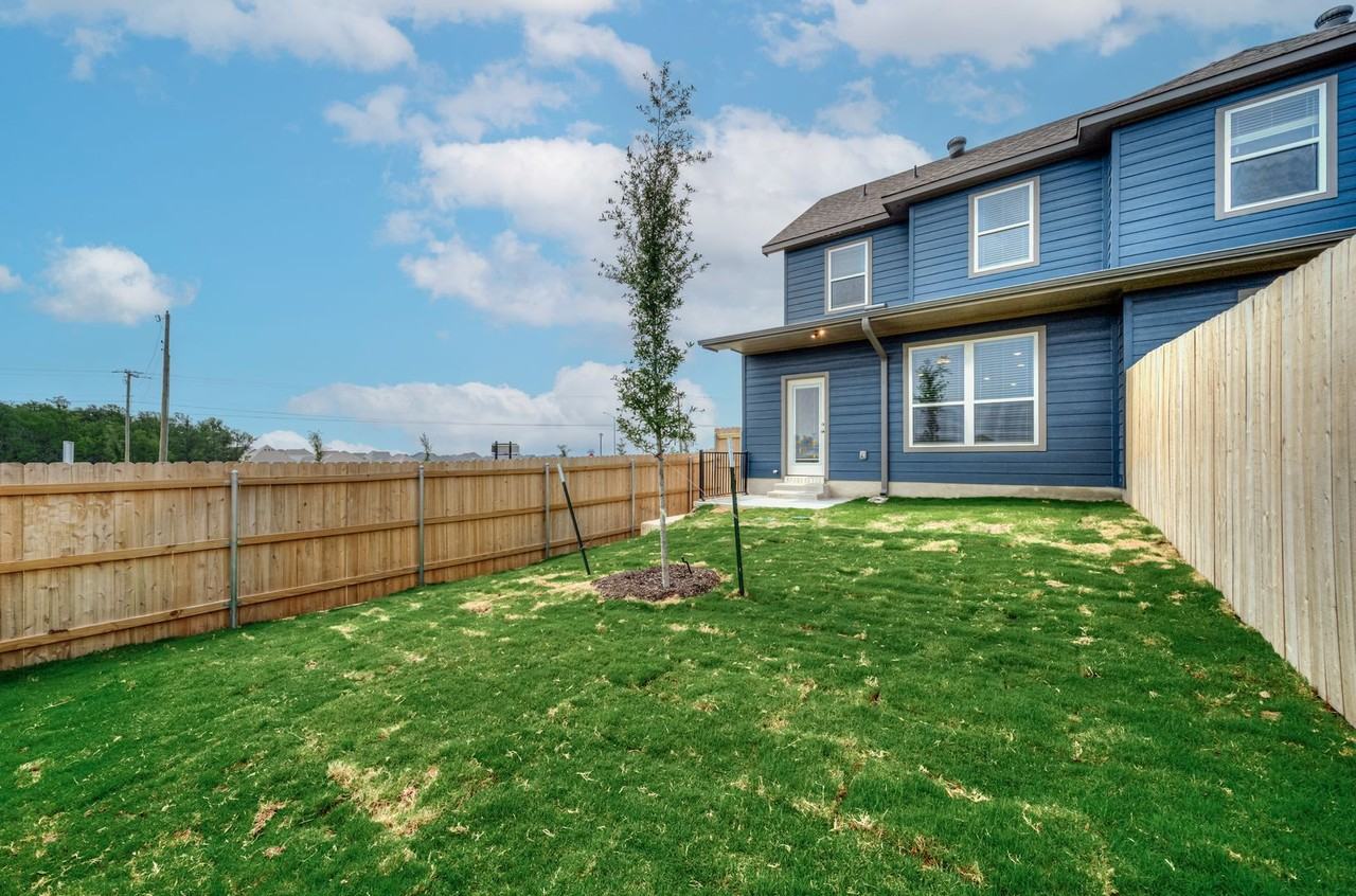 8466 Adelaide Dr - Photo 3 of 50