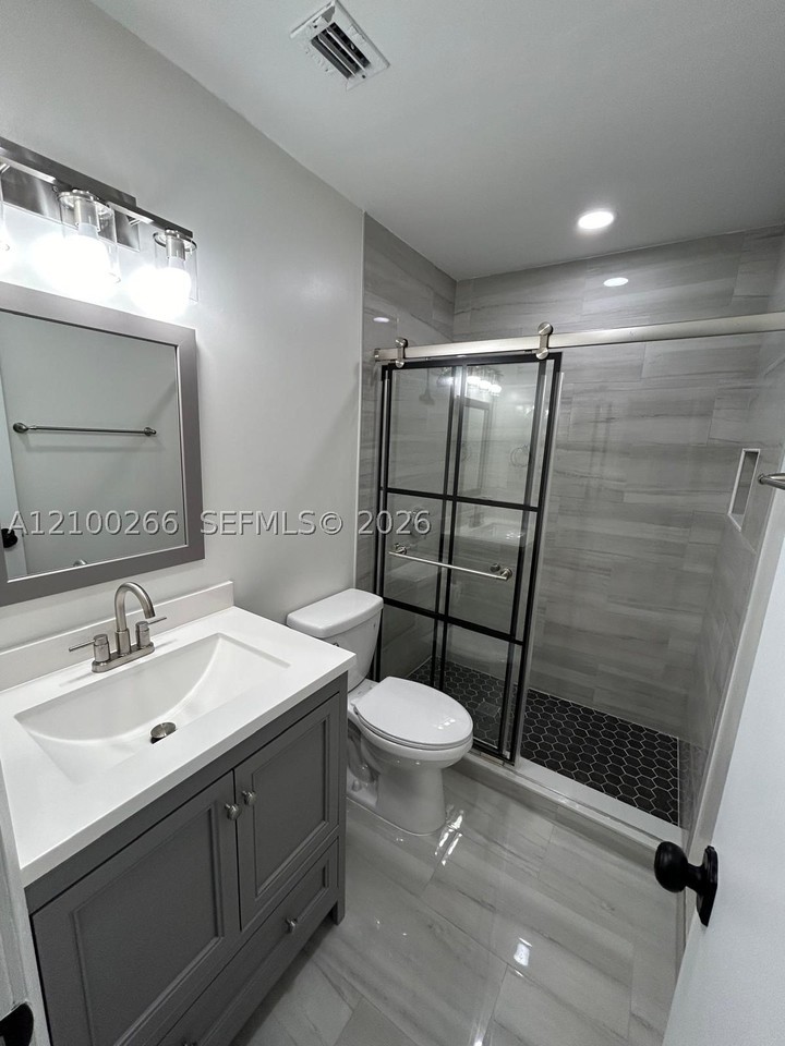 15710 Sw 304th St - Photo 2 of 11