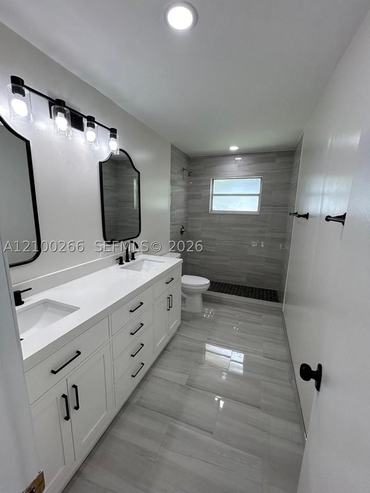 15710 Sw 304th St - Photo 4 of 11