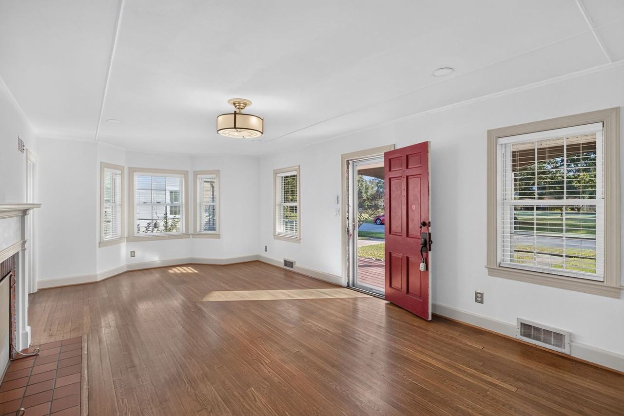 130 Braddock Rd - Photo 2 of 15