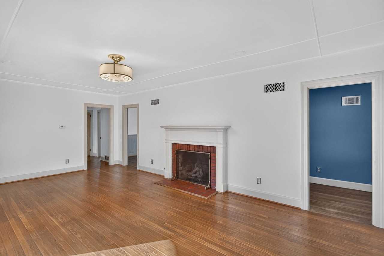 130 Braddock Rd - Photo 3 of 15