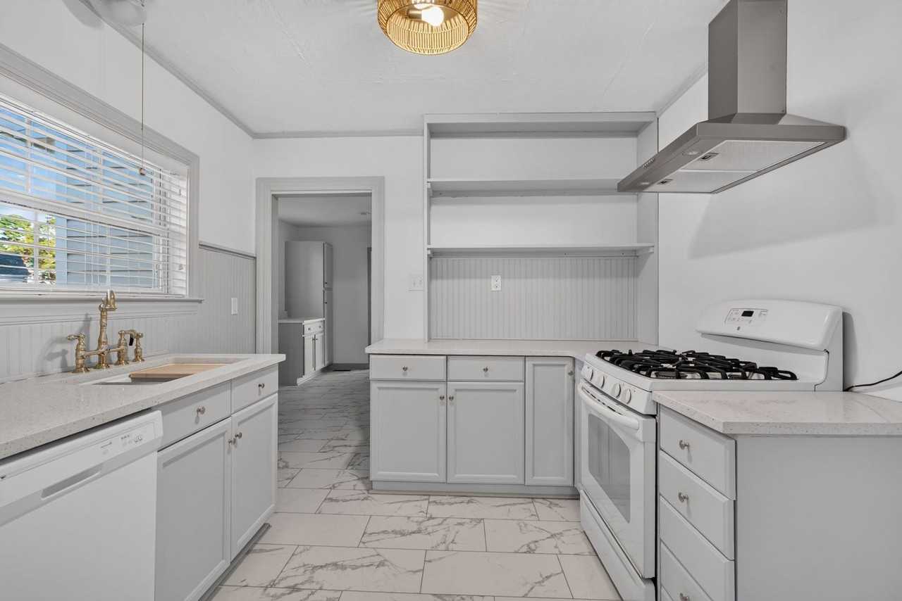 130 Braddock Rd - Photo 6 of 15