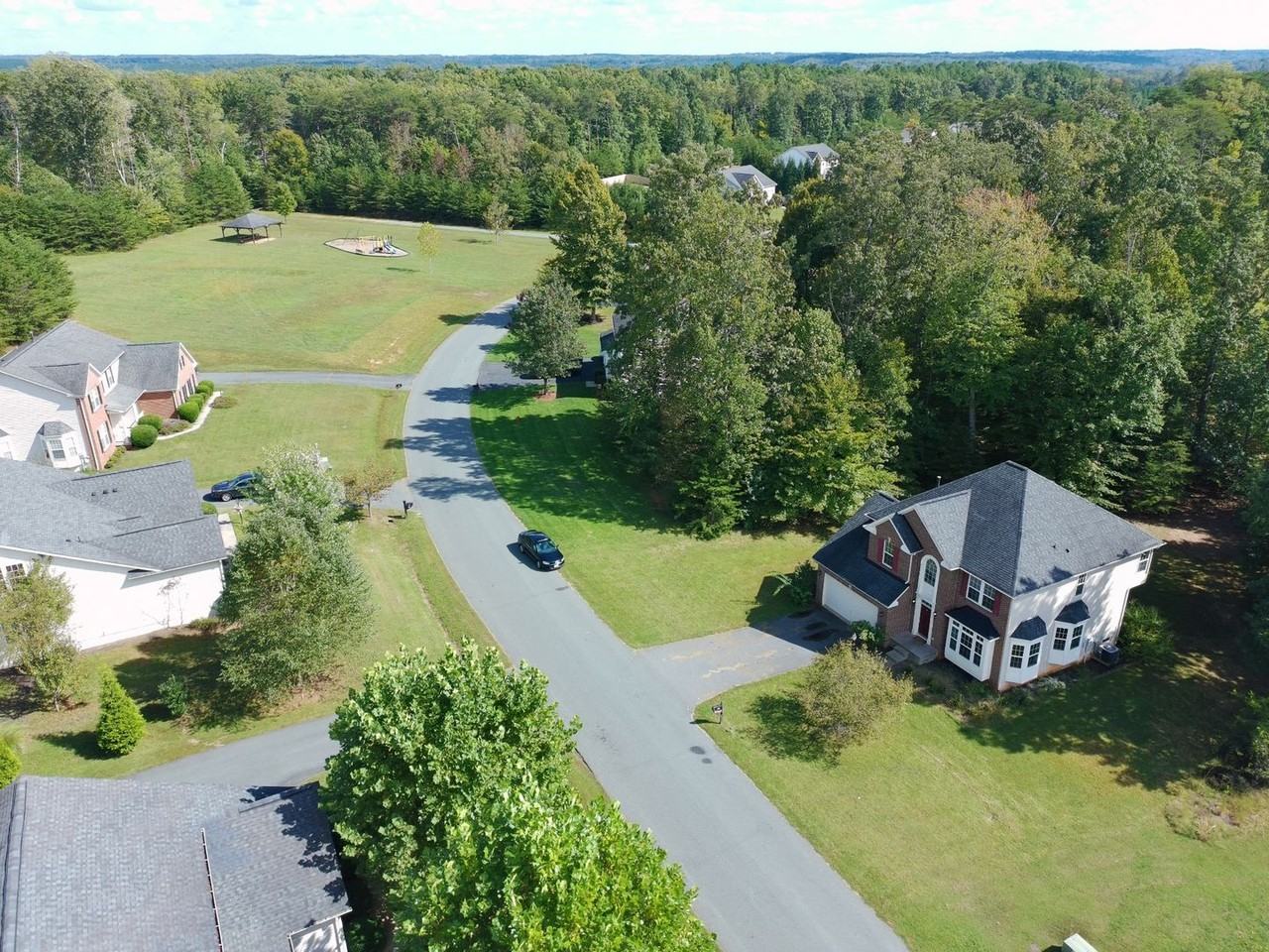 442 Justin Dr - Photo 2 of 42