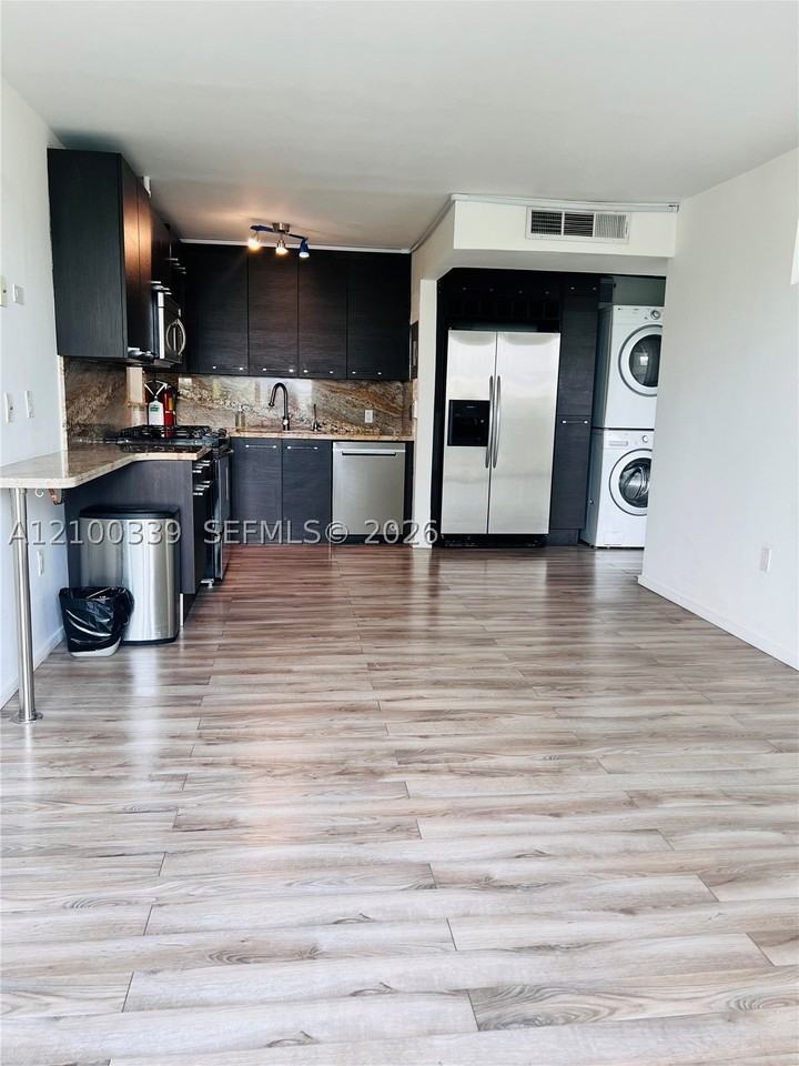301 Jefferson Ave #4A - Photo 6 of 15